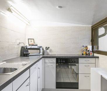 Spacious 2-bedroom apartment on a high floor near the Lausanne trai... - Photo 2