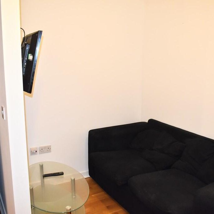 1 bedroom flat to rent - Photo 1