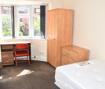 5 bedroom semi-detached house to rent - Photo 4