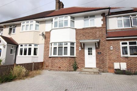 3 bedroom terraced house to rent - Photo 3