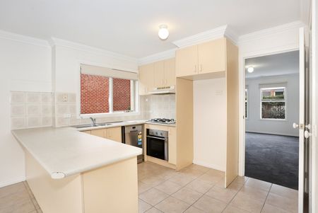 4/9-11 Willow Street, Essendon VIC 3040 - Photo 4