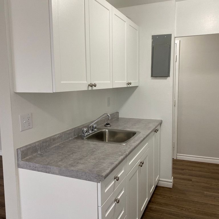 One Bedroom Apartment - Photo 1