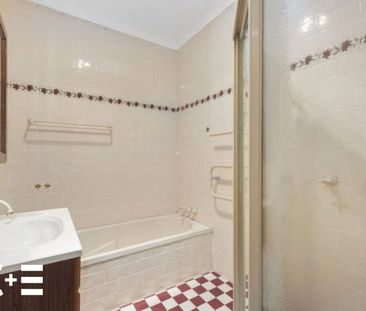 Private + Peaceful | 2 bed + study/office/3rd bedroom - Photo 4