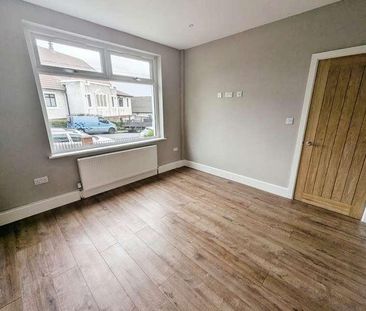 Central Avenue, Oakdale, Blackwood, NP12 - Photo 3