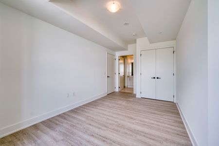 For Lease - 2075 King Road Unit# 247, King, Ontario - Photo 3