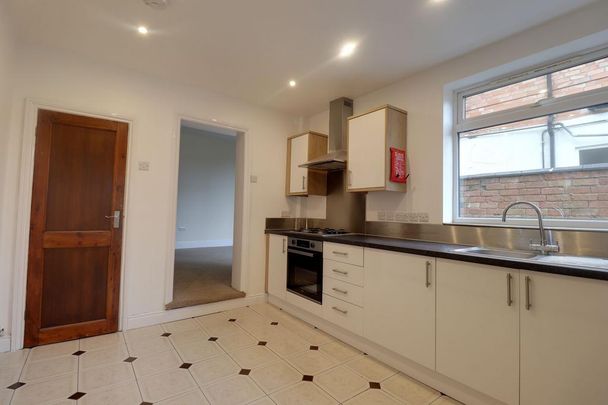3 bedroom terraced house to rent - Photo 1