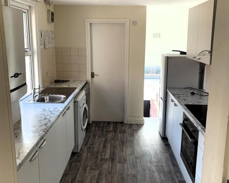 5 bedroom house to rent - Photo 3