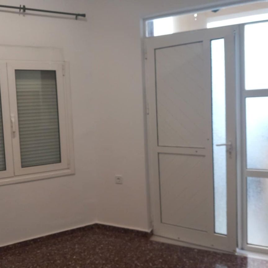 Ενοικιάζεται δυάρι ανακαινισμένο διαμέρισμα Καμίνια Ηράκλειο Κρήτης - Photo 1