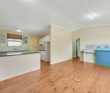 Neat and Spacious Family Living - Photo 5