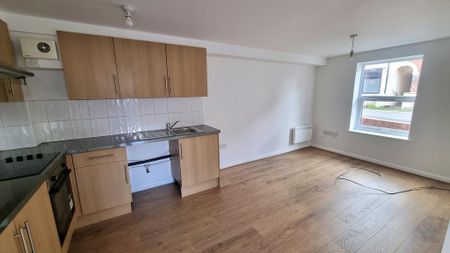 2 bedroom flat to rent - Photo 4