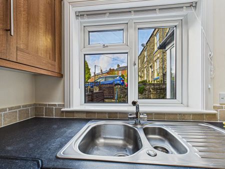 2 bedroom terraced house to rent - Photo 2