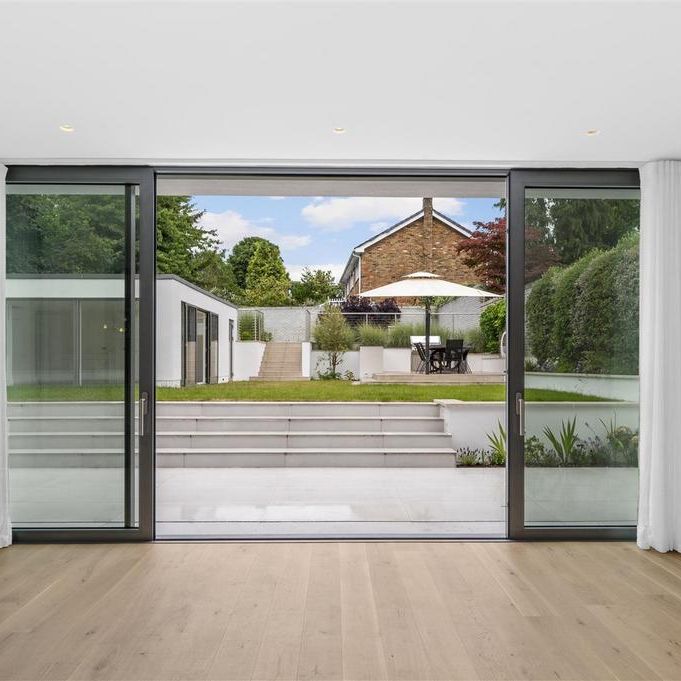 5 bedroom detached house to rent - Photo 1