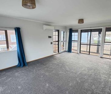 NICE AND FRESH TWO BEDROOM UPSTAIRS TOWNHOUSE: - Photo 5