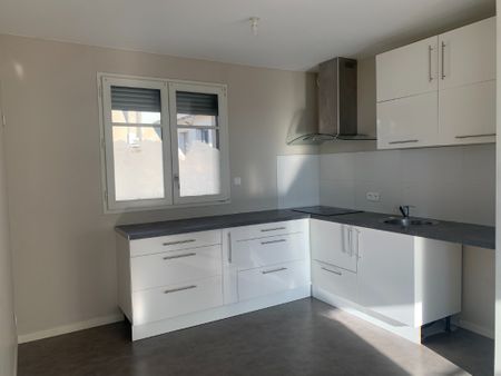 Location Appartement 3 pièces 72m² - Photo 4