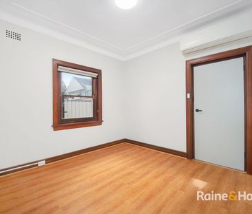 Renovated Three-bedroom Plus One Study Room House in the central of... - Photo 5