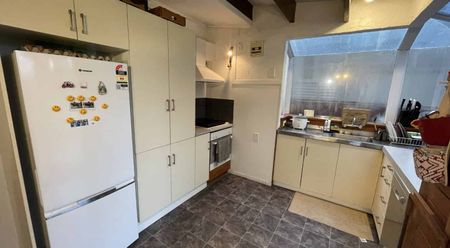 CITY CENTRE - 3 BEDROOMS - Photo 4