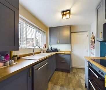 2 bedroom semi-detached house to rent - Photo 5