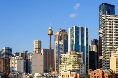 Luxury City Residence Showcasing Panoramic Harbour Views in a Prime CBD Setting - Photo 1