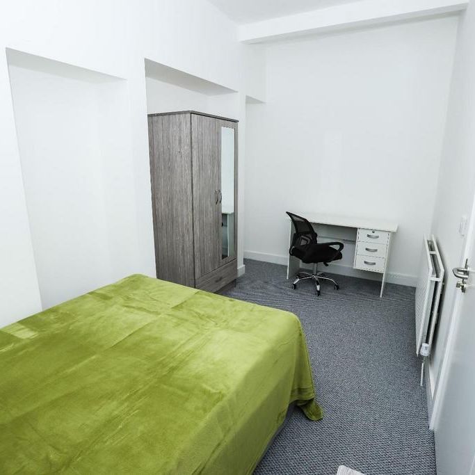 4 bedroom terraced house to rent - Photo 1