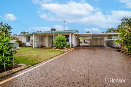 Family Home with large Powered Workshop - Plus Shed - Photo 4