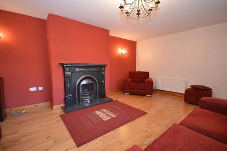 5 Bed Semi-detached House - Photo 3