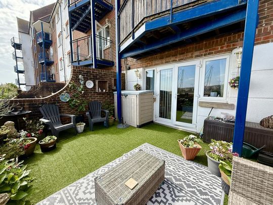 2 bedroom apartment to rent - Photo 1