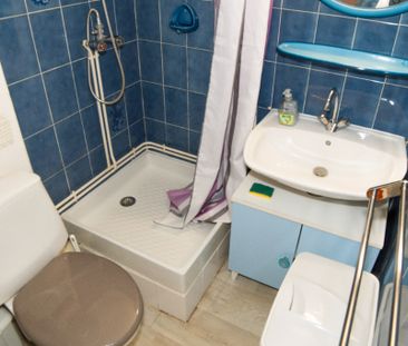 A LOUER STUDIO MEUBLE + LOGGIA PORT LA NOUVELLE - Photo 4