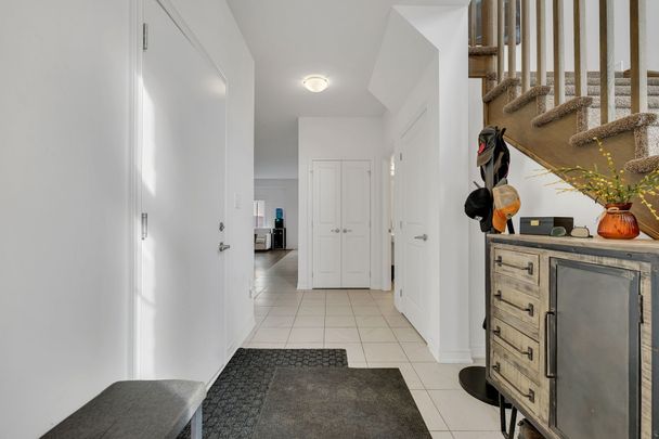 For Lease - 241 Longboat Run, Brantford, Ontario - Photo 1