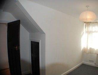 Fantastic Highly Desirable 2-bedroom apartment – rent direct from... - Photo 1