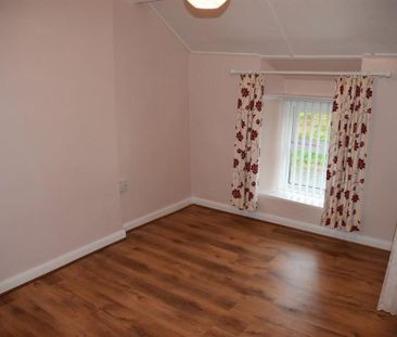 2 bedroom semi-detached house to rent - Photo 2