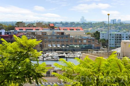 Freshly Refreshed Waterfront Apartment in the Heart of Balmain Shores - Photo 5