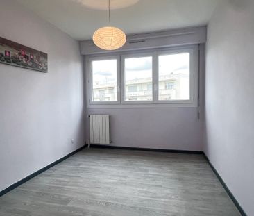 Location Appartement 3 pièces 68m² PONT ST ESPRIT 30130 - Photo 3