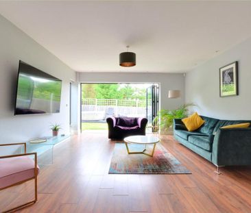 4 bedroom detached house to rent - Photo 2