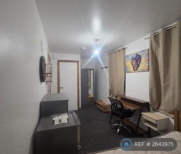 1 bedroom in a house share to rent - Photo 4