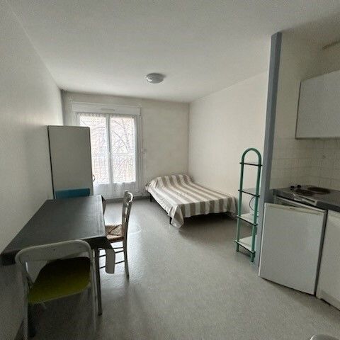 STUDIO MEUBLE – CHU CEZEAU - Photo 1