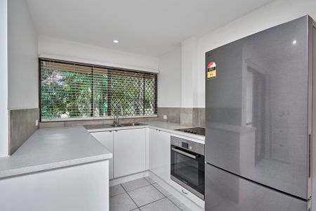 13/5-9 Fisk Street, Westcourt, QLD 4870 - Photo 5