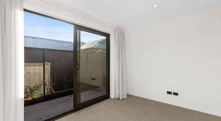 Modern 2 bedroom Townhouse! - Photo 2