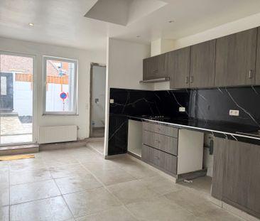 Woning met 4 slaapkamers en tuin. - Photo 2