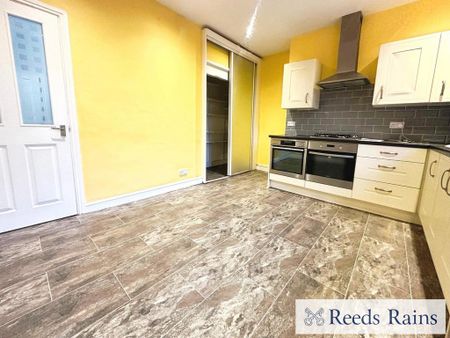 2 bedroom terraced house to rent - Photo 2