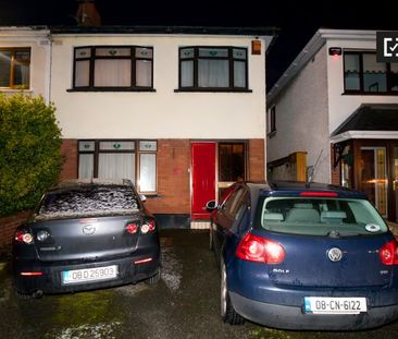 Room for rent in a 3-bedroom house in Oldbawn, Dublin - Photo 3