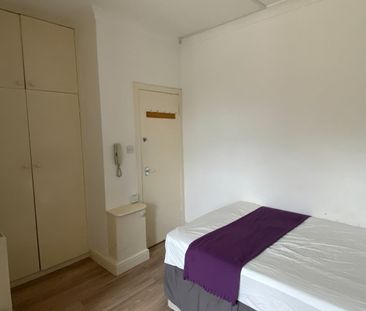Studio Flat, Kilburn, NW6 - Photo 1