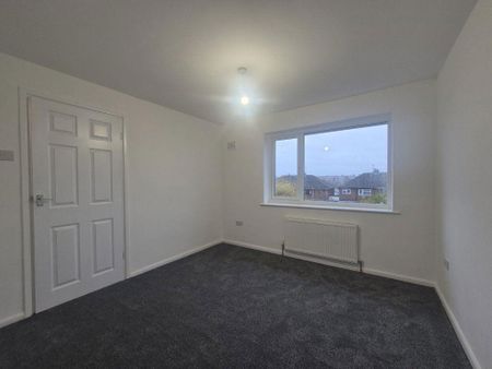 2 bedroom semi-detached house to rent - Photo 5
