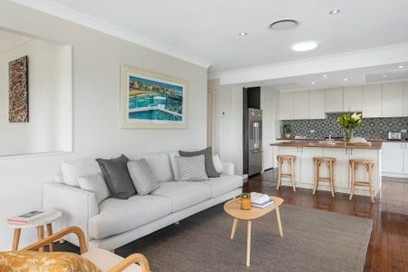 Furnished family home with views across Pittwater - Photo 2