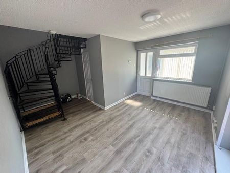 2 bedroom semi-detached house to rent - Photo 2