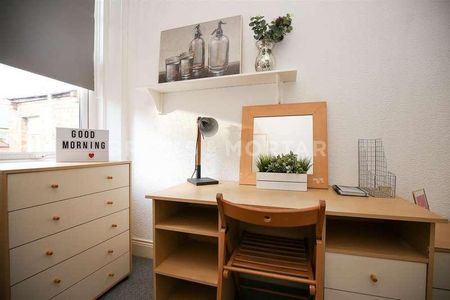 Grosvenor Gardens, Jesmond, Newcastle Upon Tyne, NE2 - Photo 5