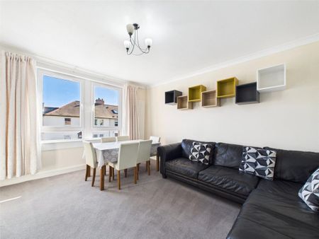 3 bedroom apartment to rent - Photo 2
