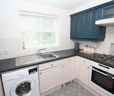 3 bedroom apartment to rent - Photo 4