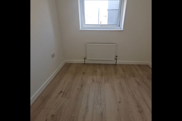 1 Bed Flat, East India Dock Road, E14 - Photo 1