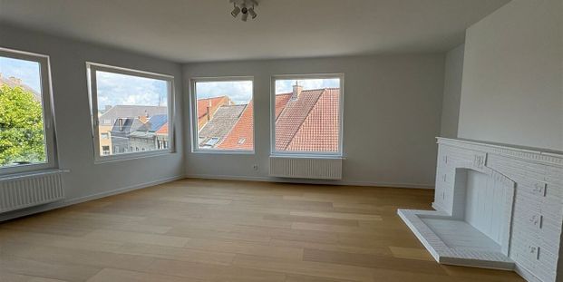 Appartement te huur in Ronse voor € 795 met 1 slaapkamer - Photo 1
