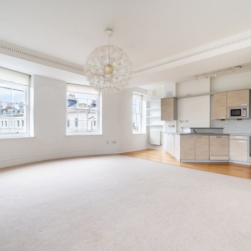 Windlesham Road - Photo 1